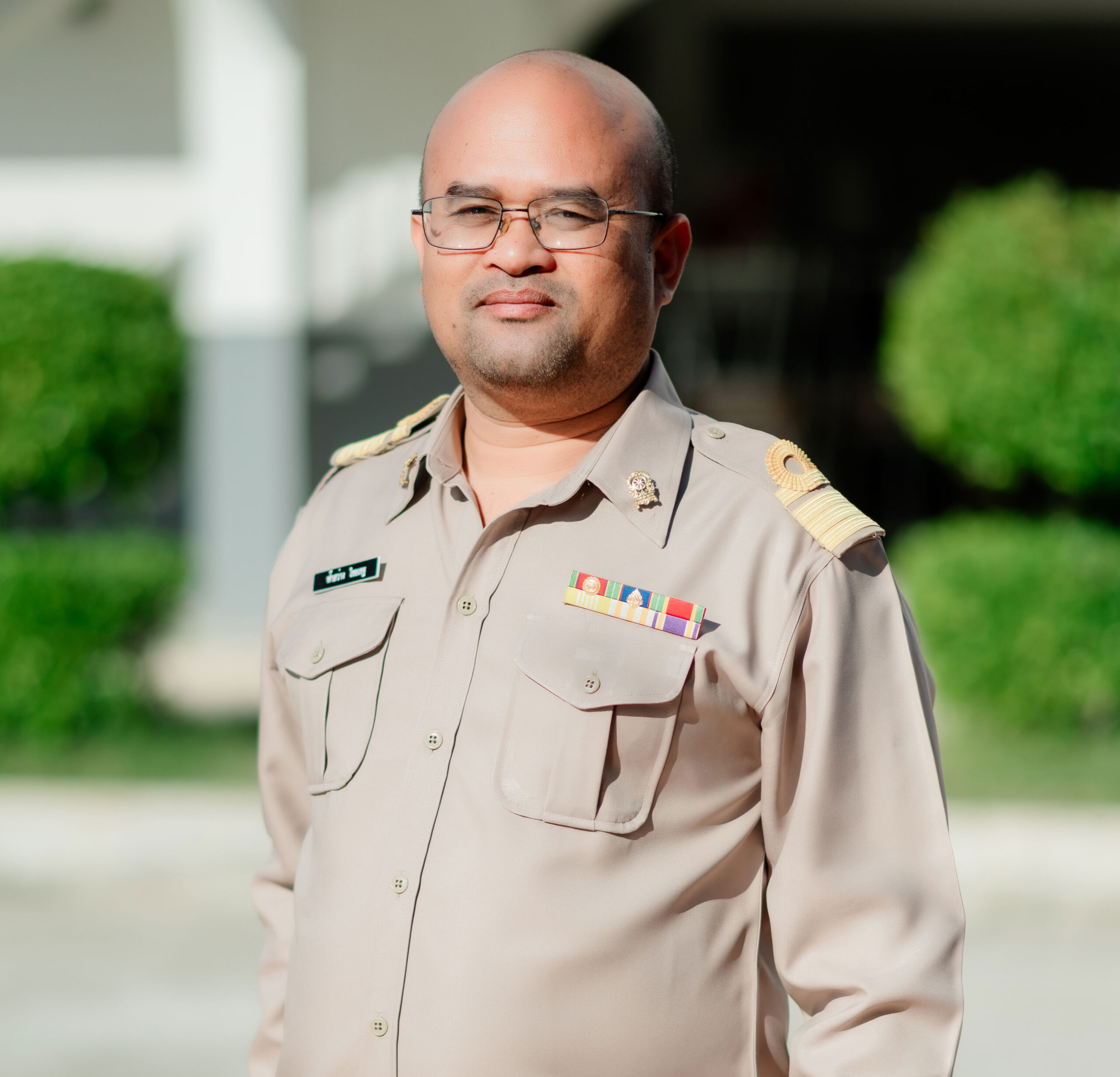 นายฟ้าสว่าง ไชยเชฐ