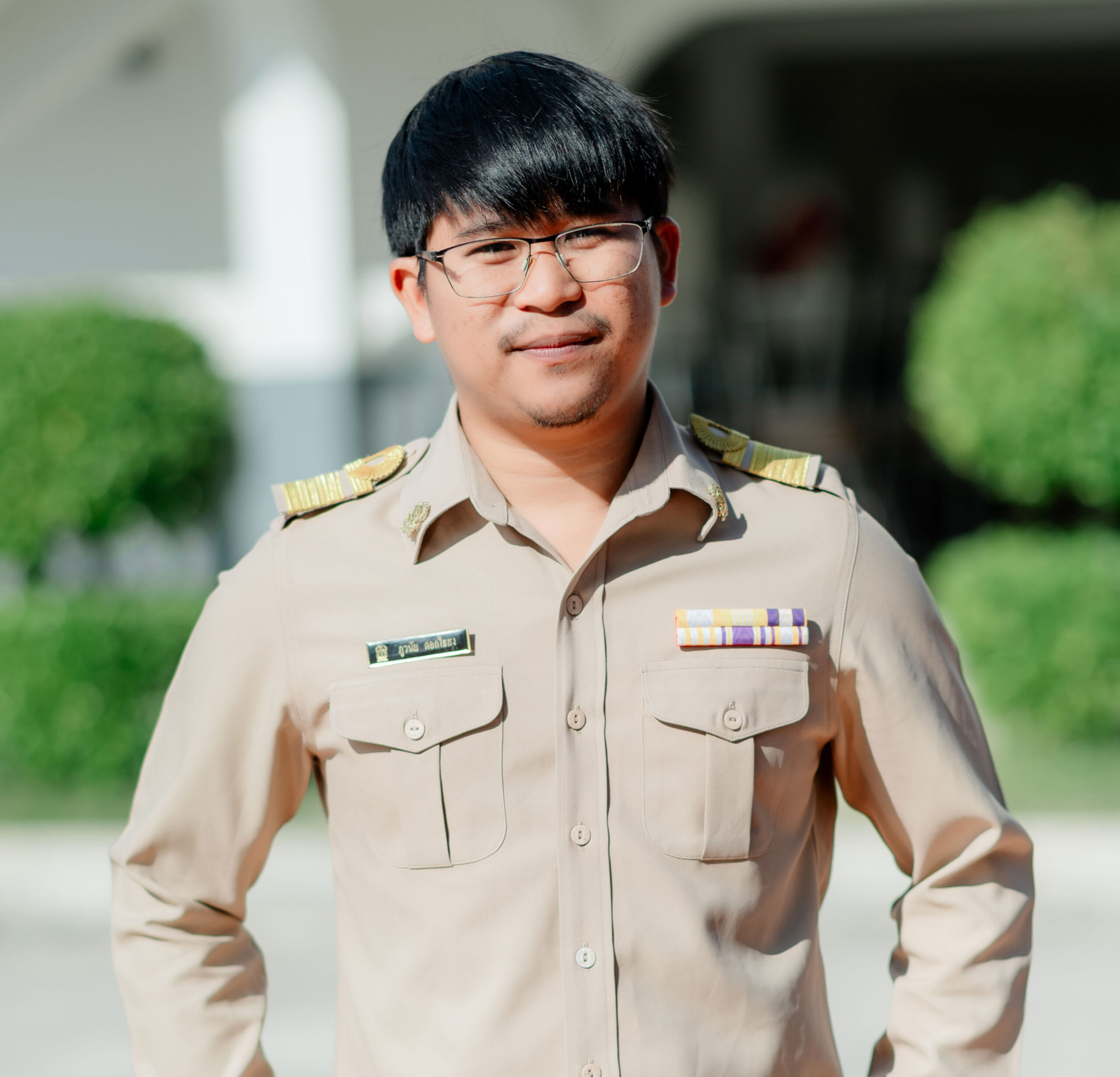 นายภูวนัย ดอกไธสง